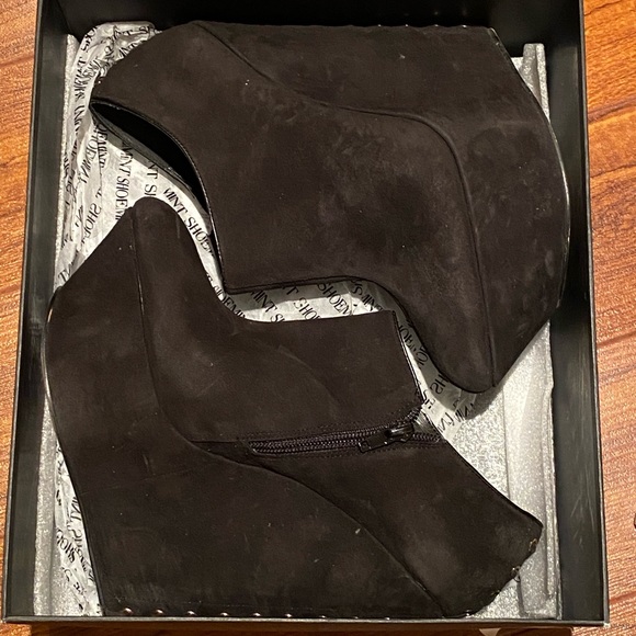 Shoeing suede platform booties - Picture 5 of 5